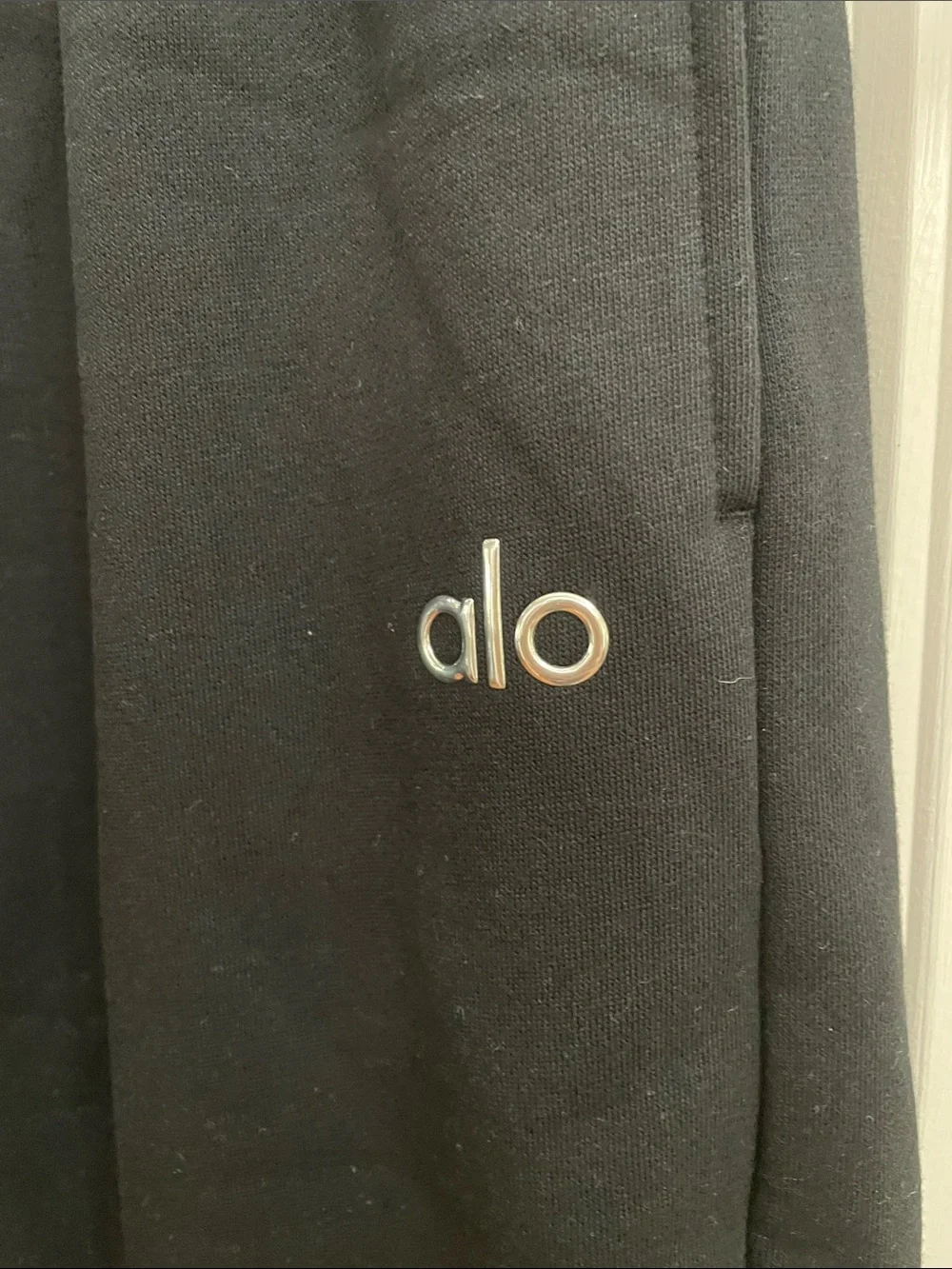 ALO Yoga Black Fleece Accolade Sweatpants